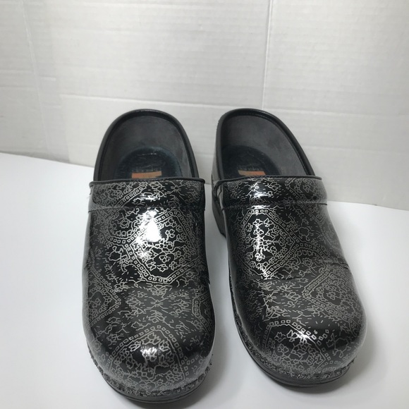 silver dansko